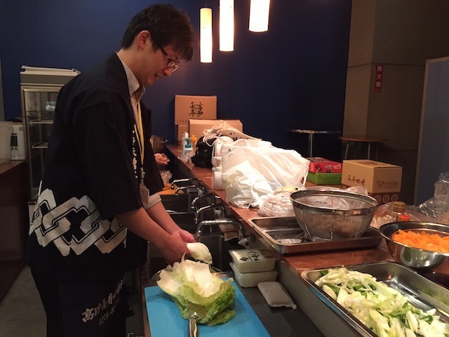 高砂さん、自慢のお味噌で作った豚汁は大好評。